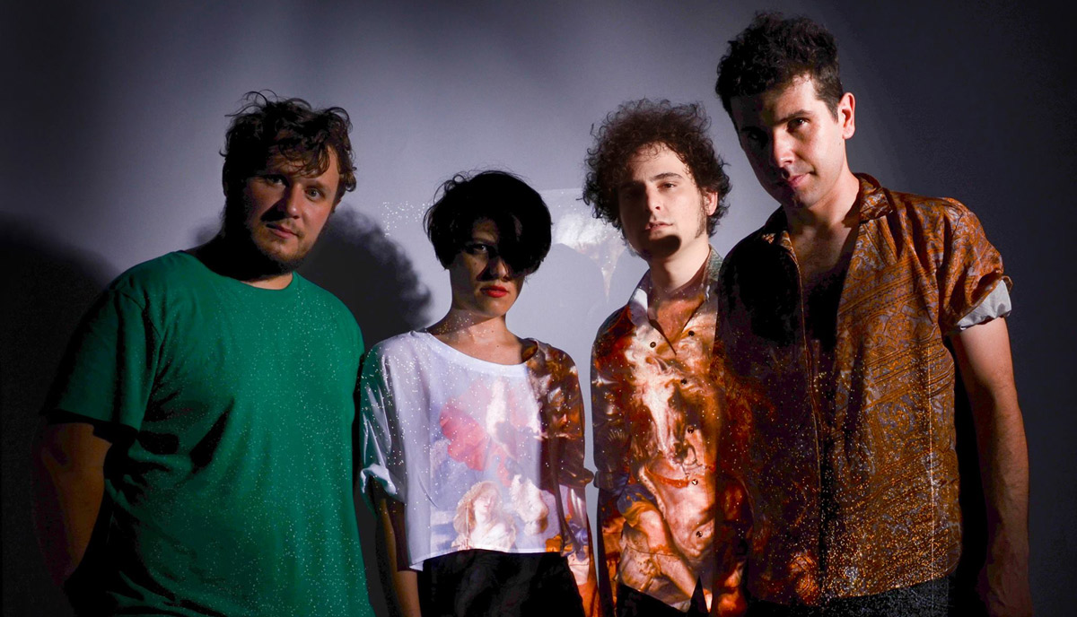 Triangulo-amor-bizarro-orianik